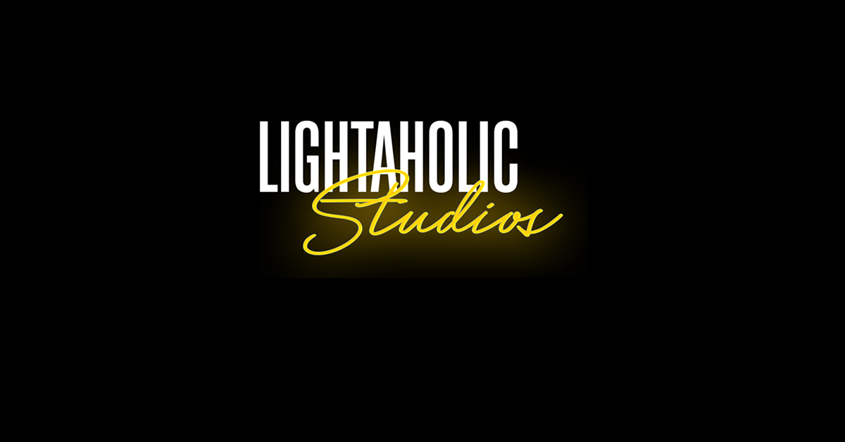(c) Lightaholic.com